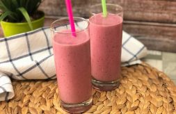 como hacer smothie de frutos rojos