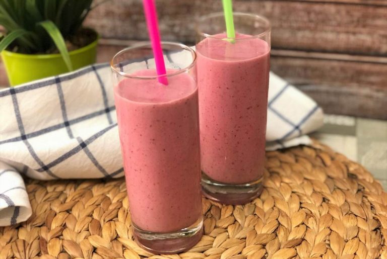 como hacer smothie de frutos rojos