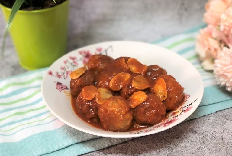 como hacer albondigas con champiñones en salsa