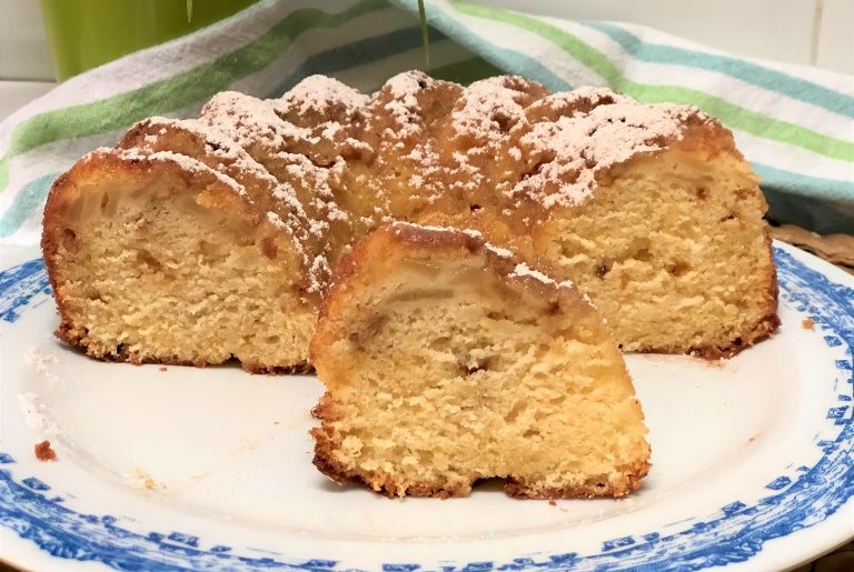 como hacer bizcocho de pera, yogur y almendras