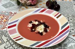 como hacer gazpacho de cerezas
