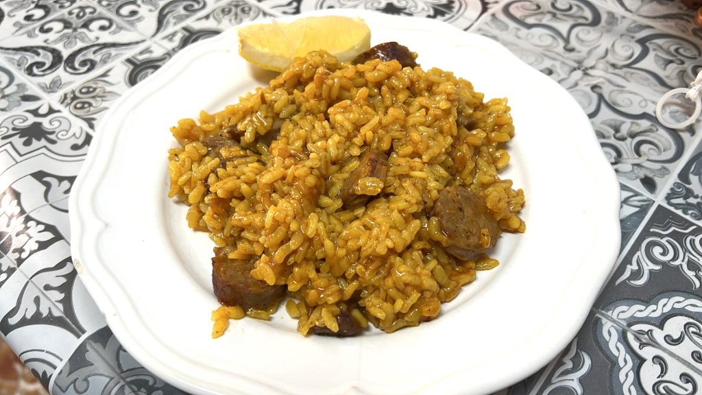 como hacer arroz con butifarra