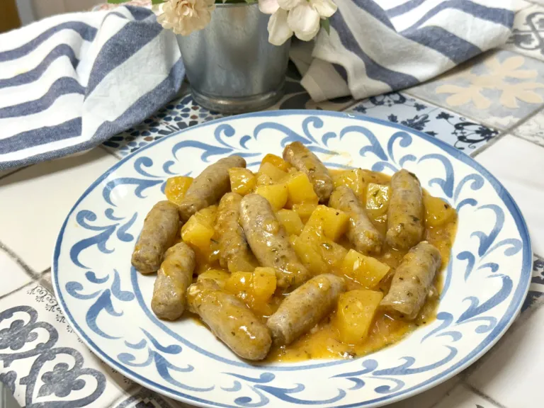 como hacer salchichas con patatas