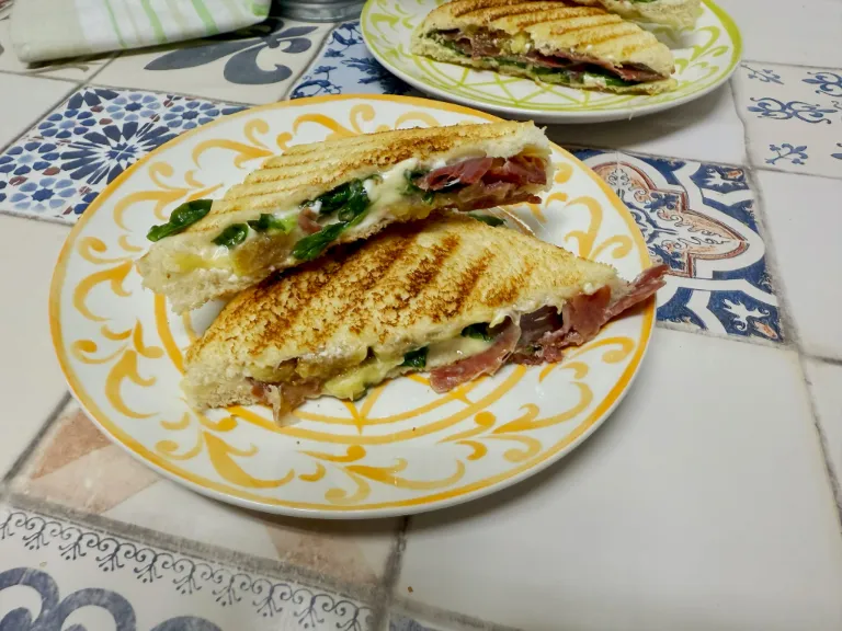 como hacer sandwich de jamón e higos