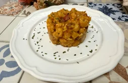 como hacer revuelto de garbanzos, chorizo y queso de cabra