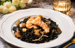 como hacer espaguetis negros con gulas y gambas